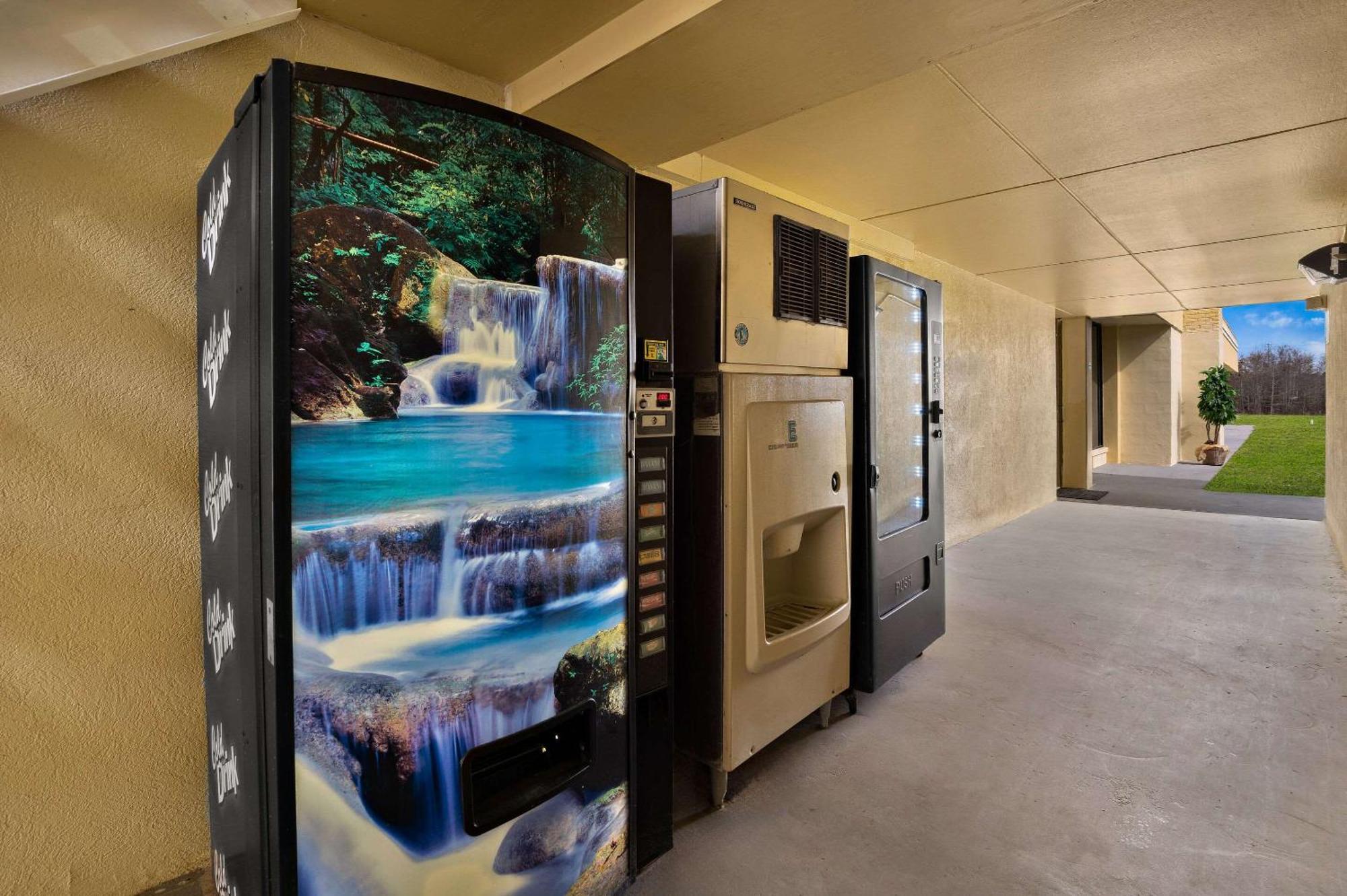 Econo Lodge イェマシー エクステリア 写真